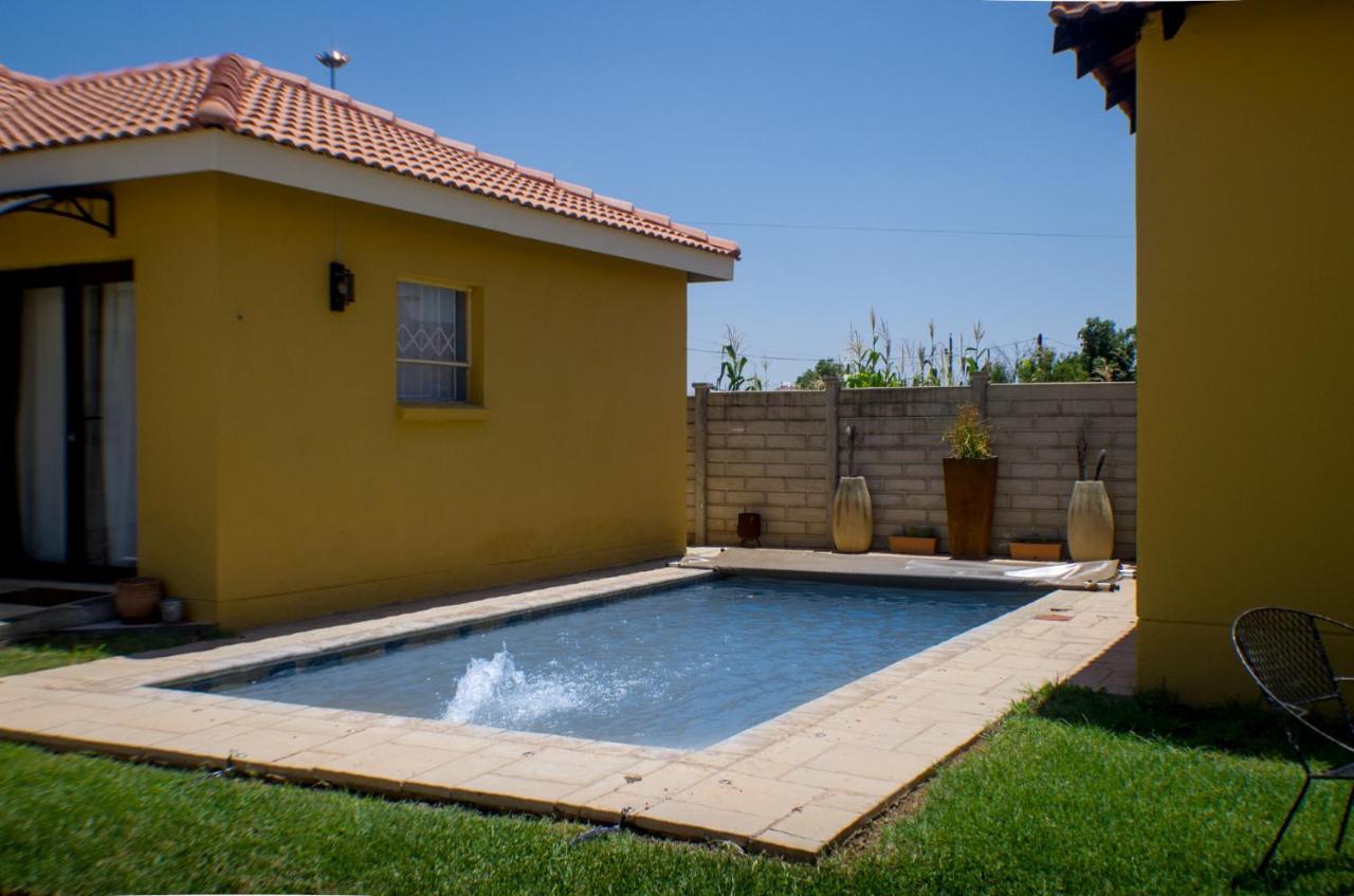 Seroloana Guest House Rustenburg Esterno foto