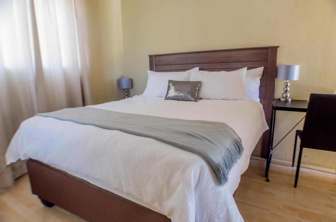 Seroloana Guest House Rustenburg Esterno foto
