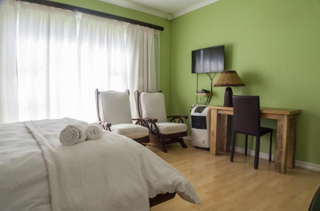 Seroloana Guest House Rustenburg Esterno foto